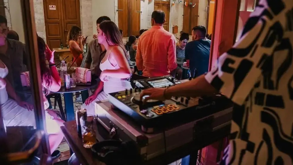 Buddha House Hotel and Cocktail Bar