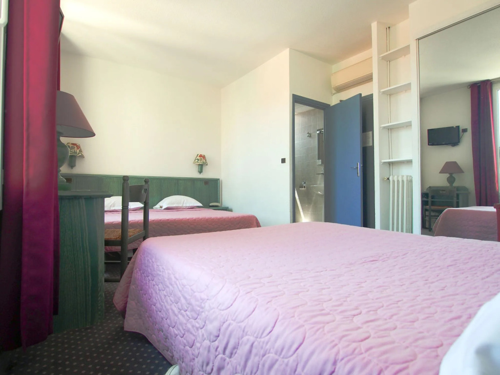Apartment in Juan-les-pins Near Sandy Beaches