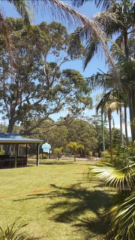 Tabourie Lake Motor Inn