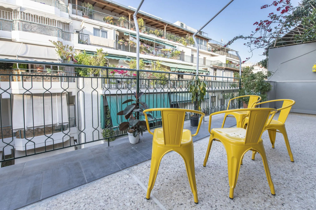 Petralona Cosy Penthouse