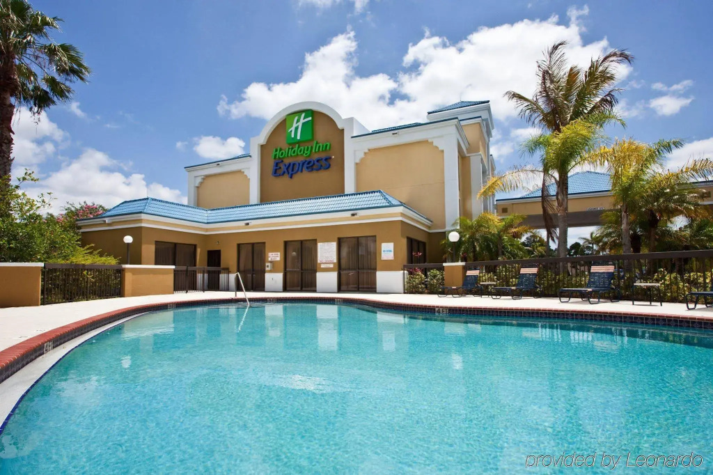 Holiday Inn Express Vero Beach-West I-95 by IHG