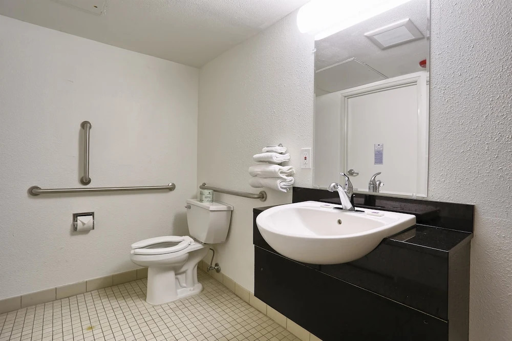 Motel 6 Pittsburg
