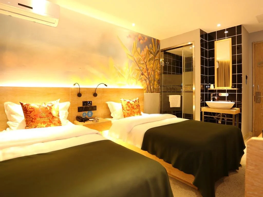 Yo Yo Pinke Hotel