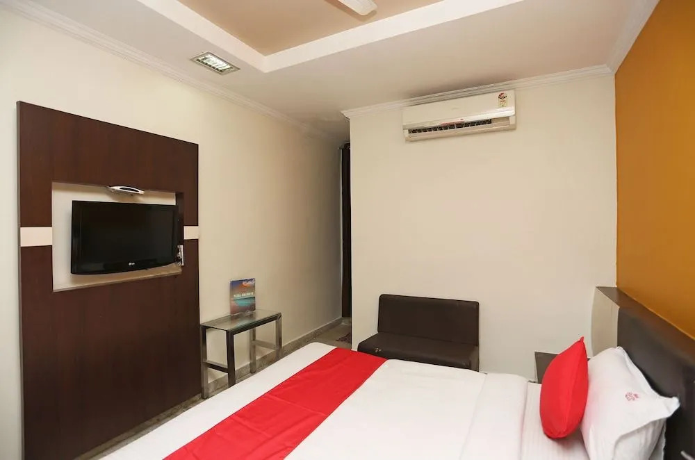 Oyo 24646 Hotel Gaurav Palace
