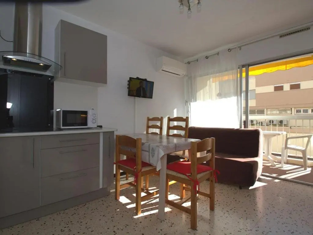 Appartement Balaruc-les-Bains, 1 pièce, 4 personnes - FR-1-553-101