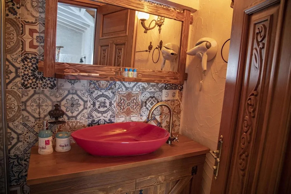 Aymesev Tas Otel