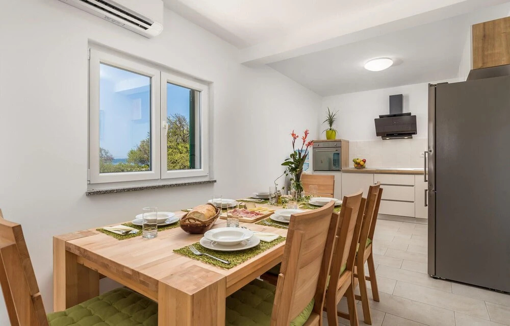 Beautiful Home In Lun