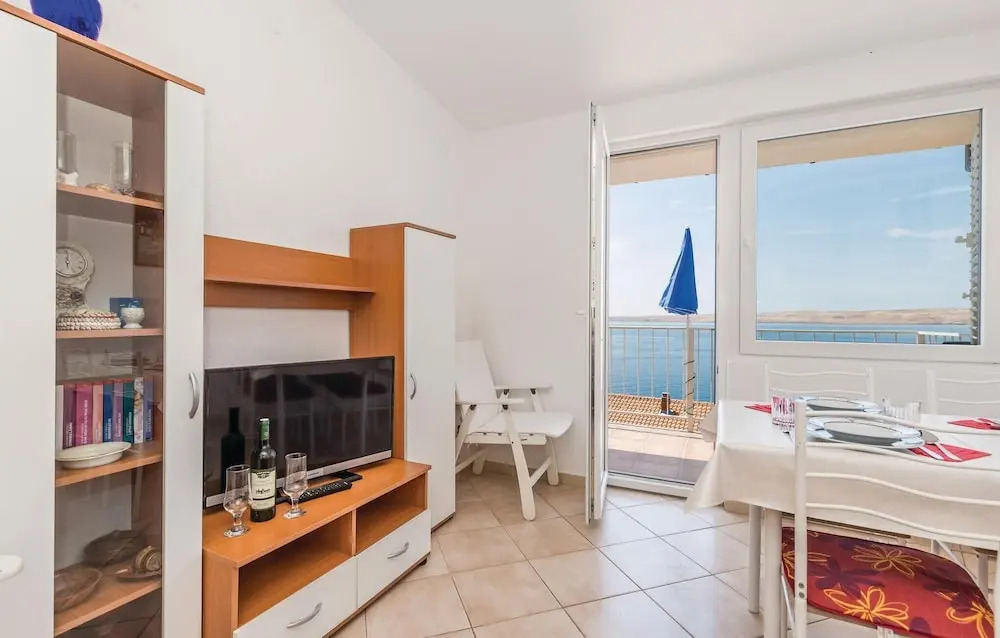 Stunning Home in Lukovo Sugarje With Wifi and 2 Bedrooms