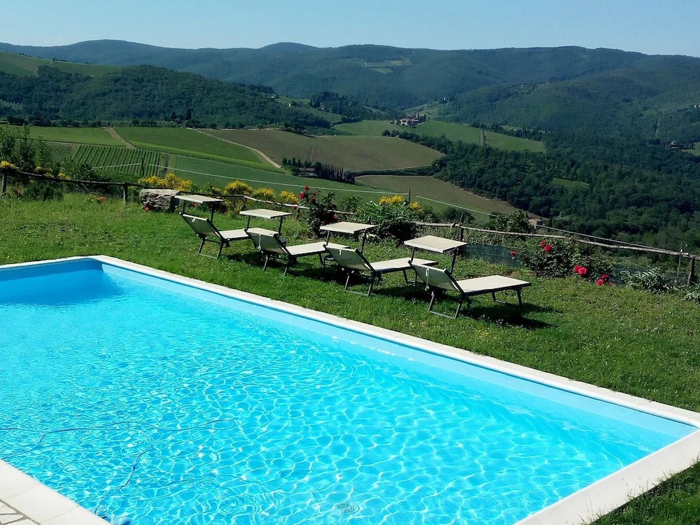 Lovely Holiday Home in Panzano With Swimming Pool