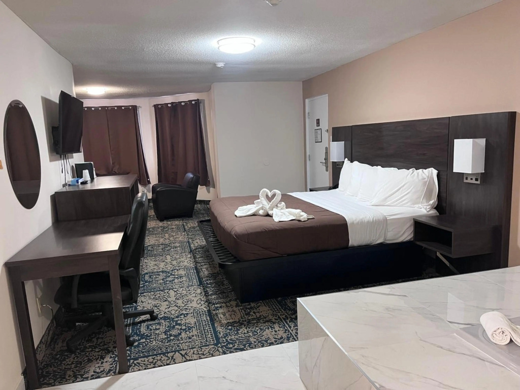 Falls Lodge & Suites
