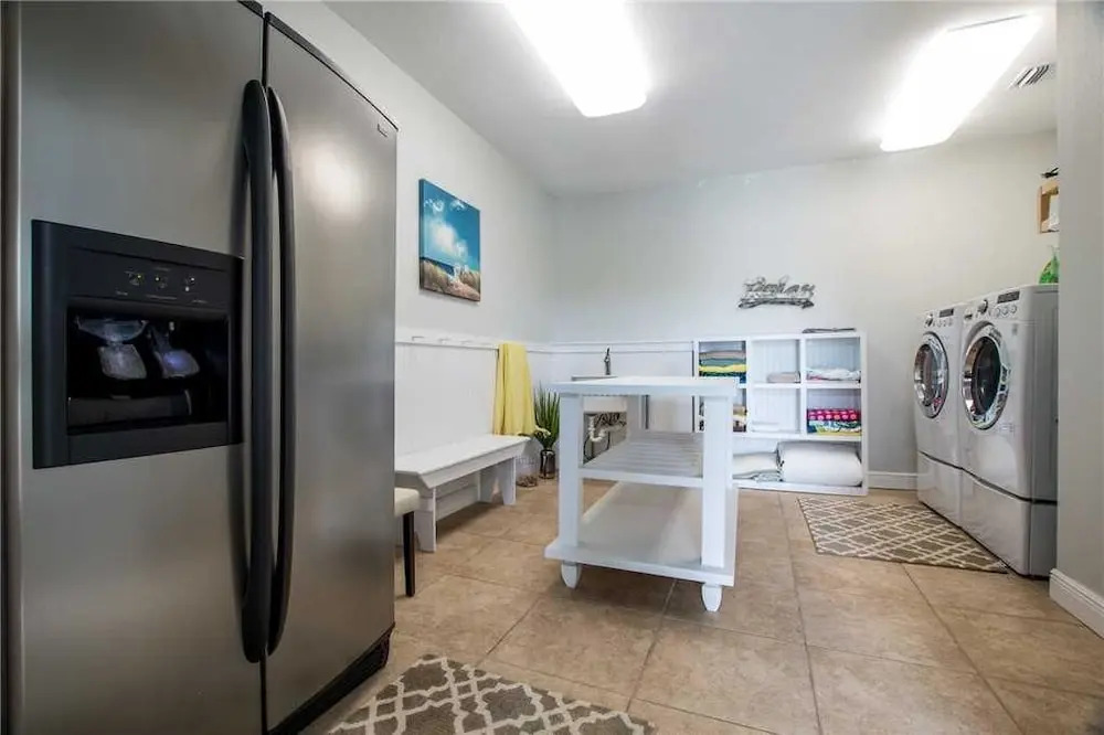 Beachfront Sapphire - Six Bedroom Home