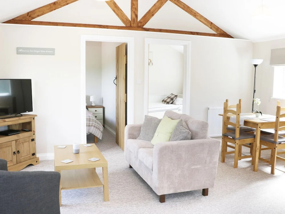 Hill View Lodge 2