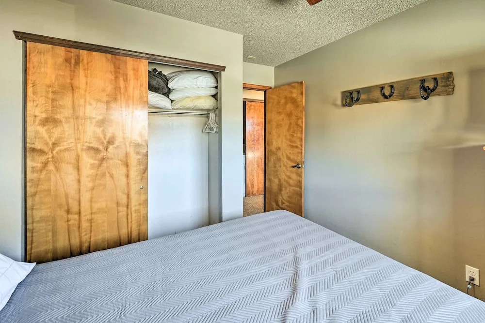 Hike + Relax Poolside! Unit 3 Mi to Dtwn Steamboat