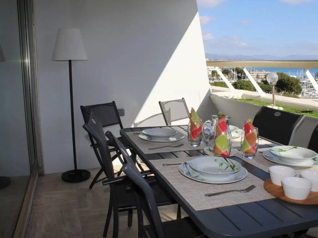 Appartement Villeneuve-Loubet, 2 pièces, 4 personnes - FR-1-252A-30