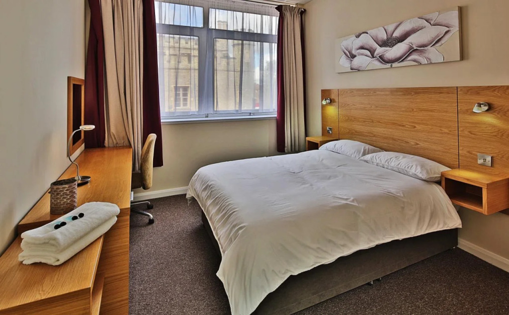 County Hall Apartment Hotel