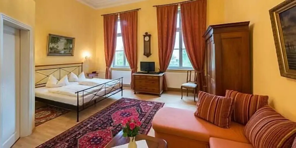Schlosshotel Rühstädt Garni - Natur & Erholung an der Elbe