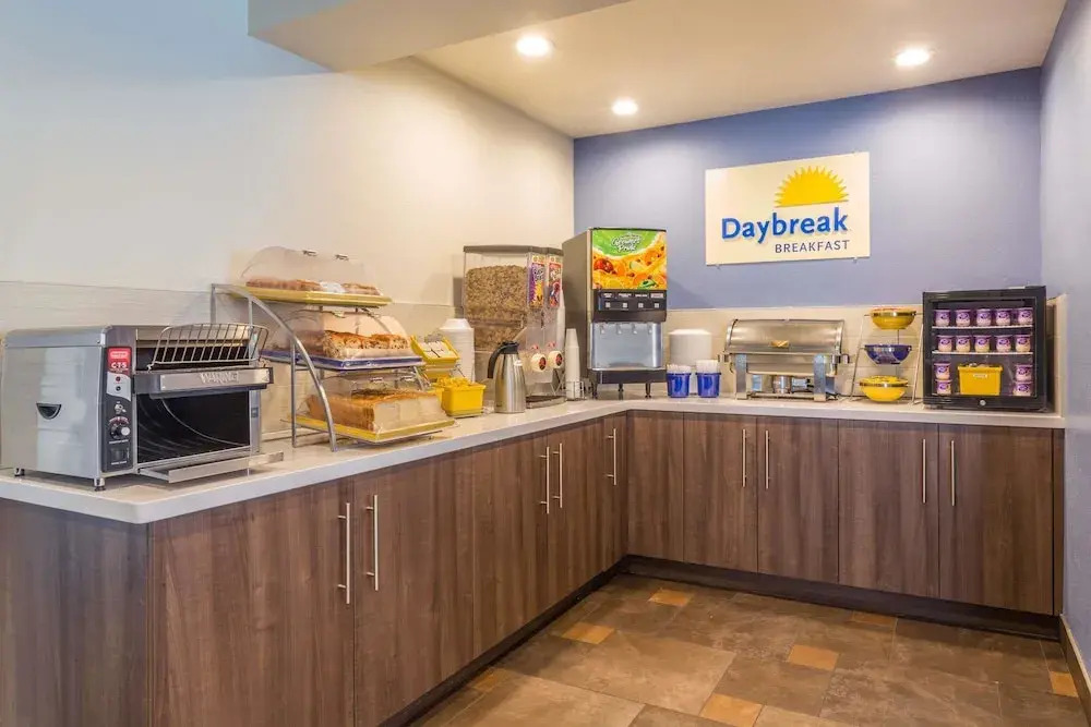 Days Inn & Suites East Flagstaff