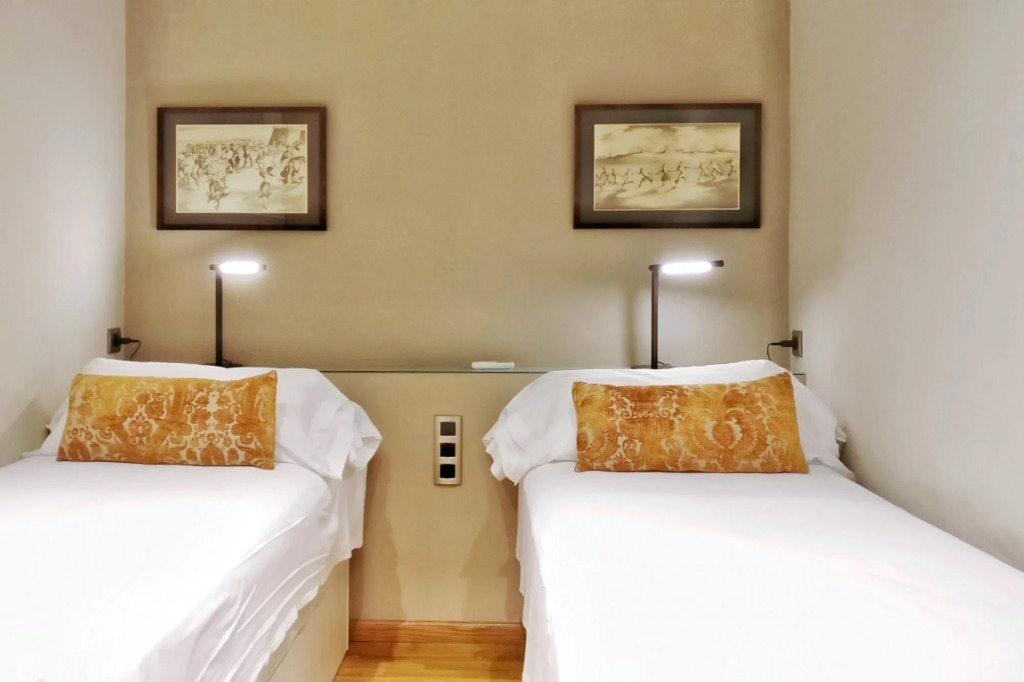 3br Modernist Pg de Gràcia high ceilings - Dandi