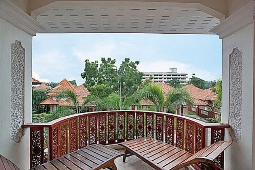 Baan Kanittha - 5 Bedrooms Pool Villa