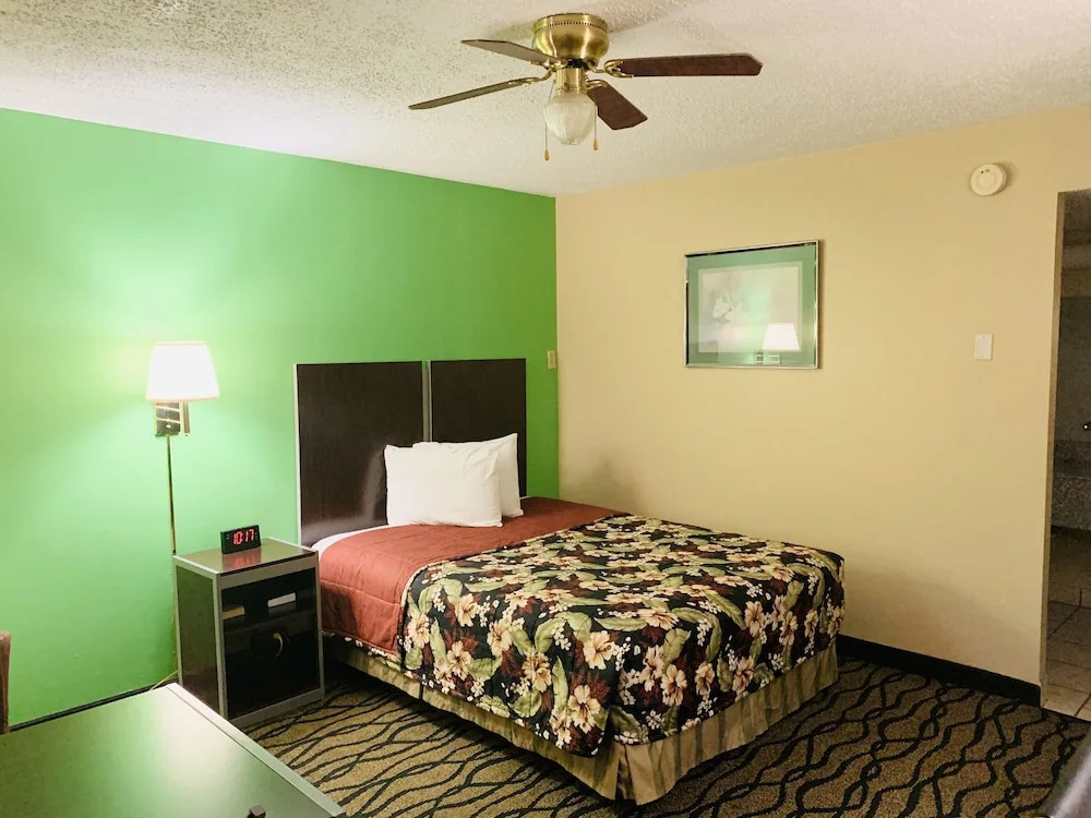 Thunderbird Inn