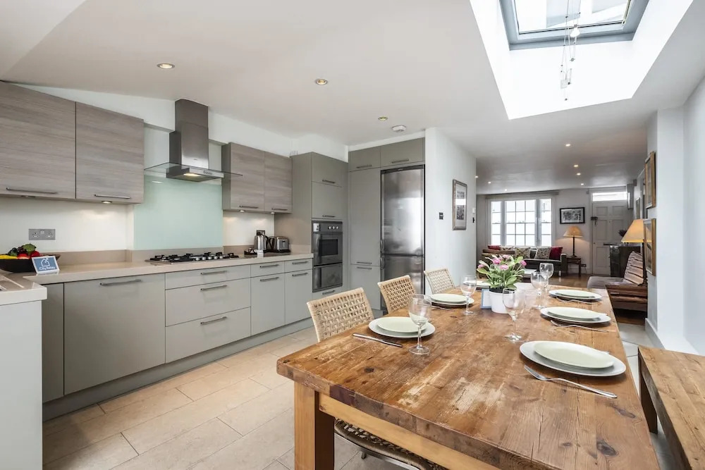 The Stunning Kenway Road House - AJE