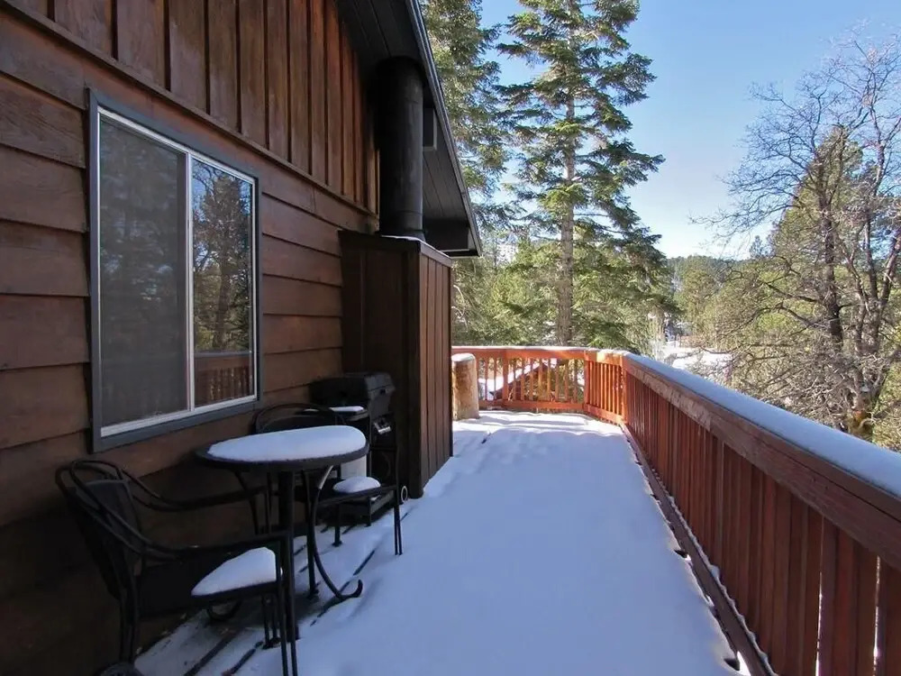 063 JB's Pinecone Lodge Home