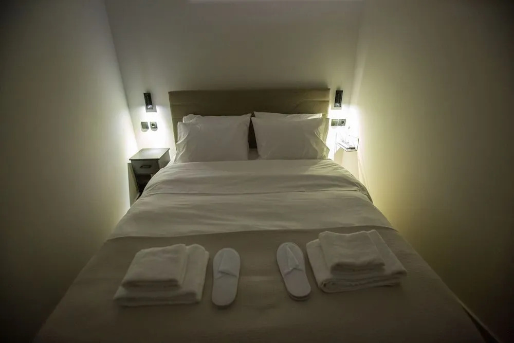 Raise Acropolis View Suites
