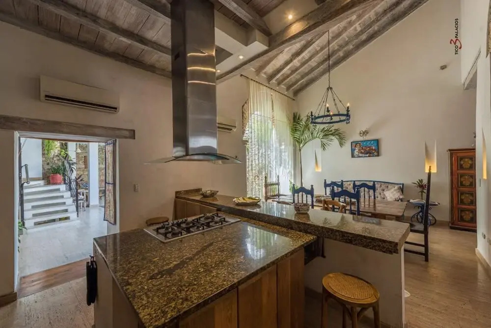 w Magnificent 6BR House w AC in Cartagena