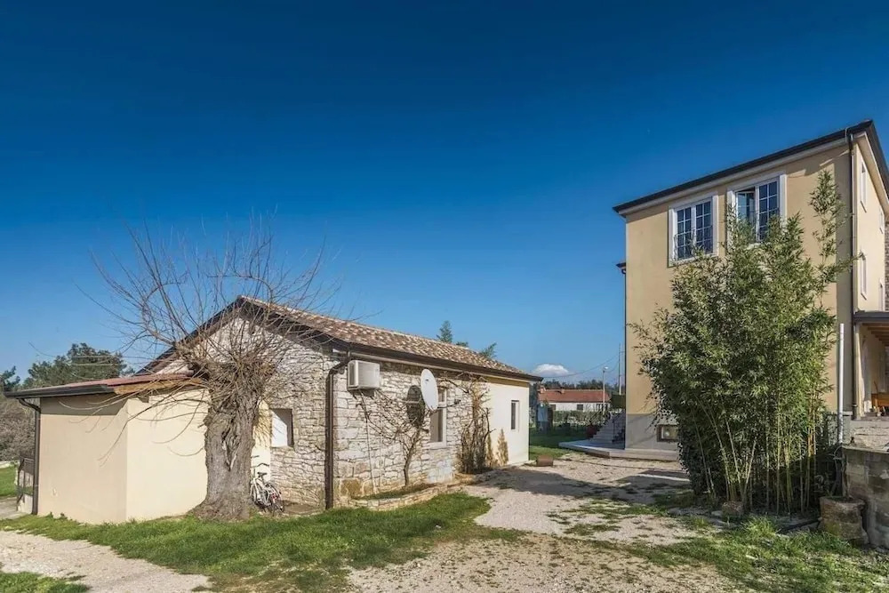Apartments & Rooms Buoni Amici