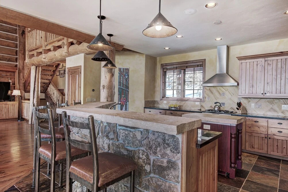 Ten Mile Estate 4 Bedrooms 4.5 Bathrooms Home