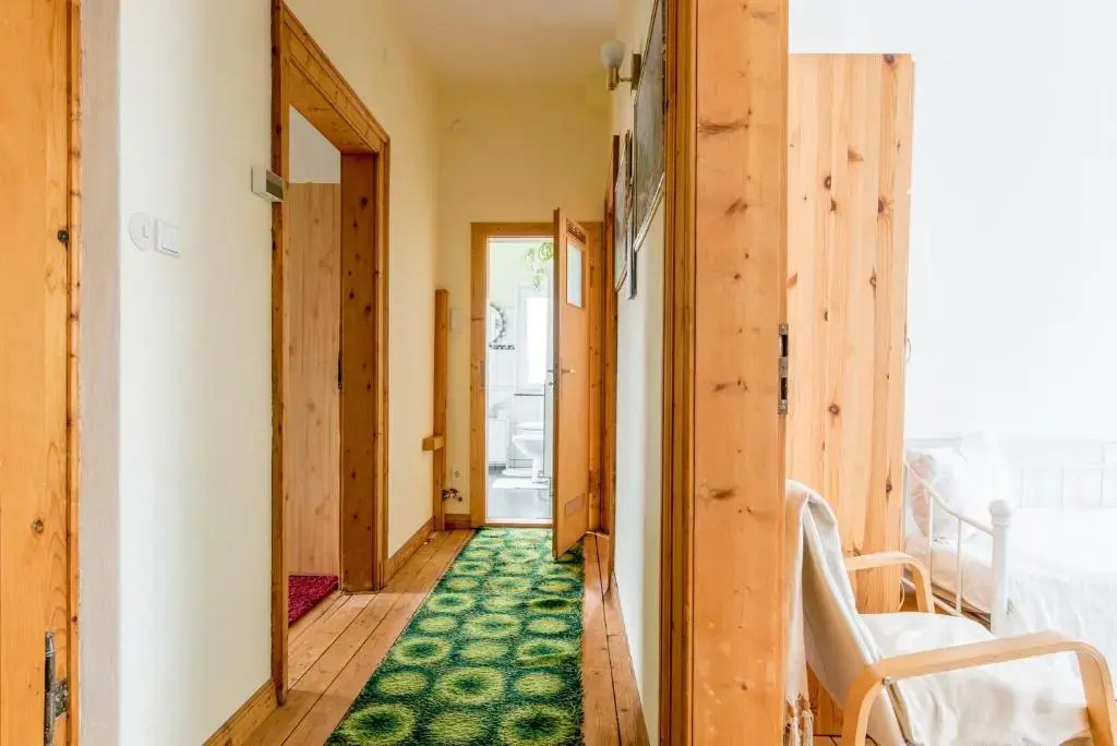 6606 Private Rooms