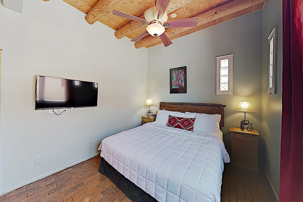 Santa Maria At Zona Rosa: Walk Everywhere! 1 Bedroom Condo