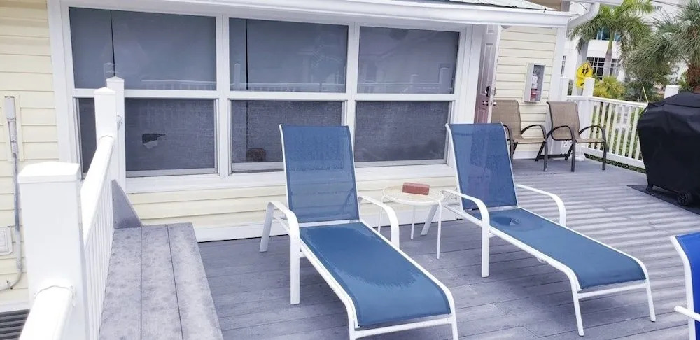 Sandy Bottoms - Wkly 2 Bedrooms 1 Bathroom Home