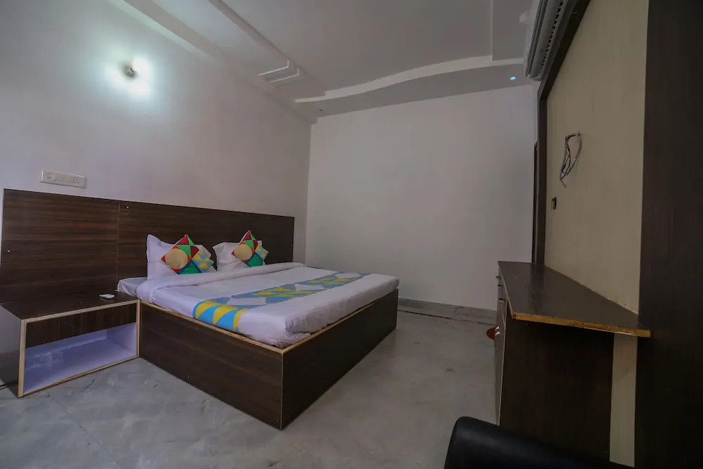 Oyo Home 16423 Spacious 3Bhk
