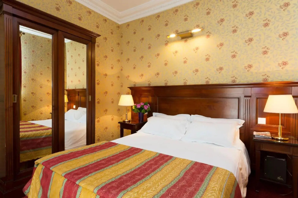 Elysees Niel Hotel
