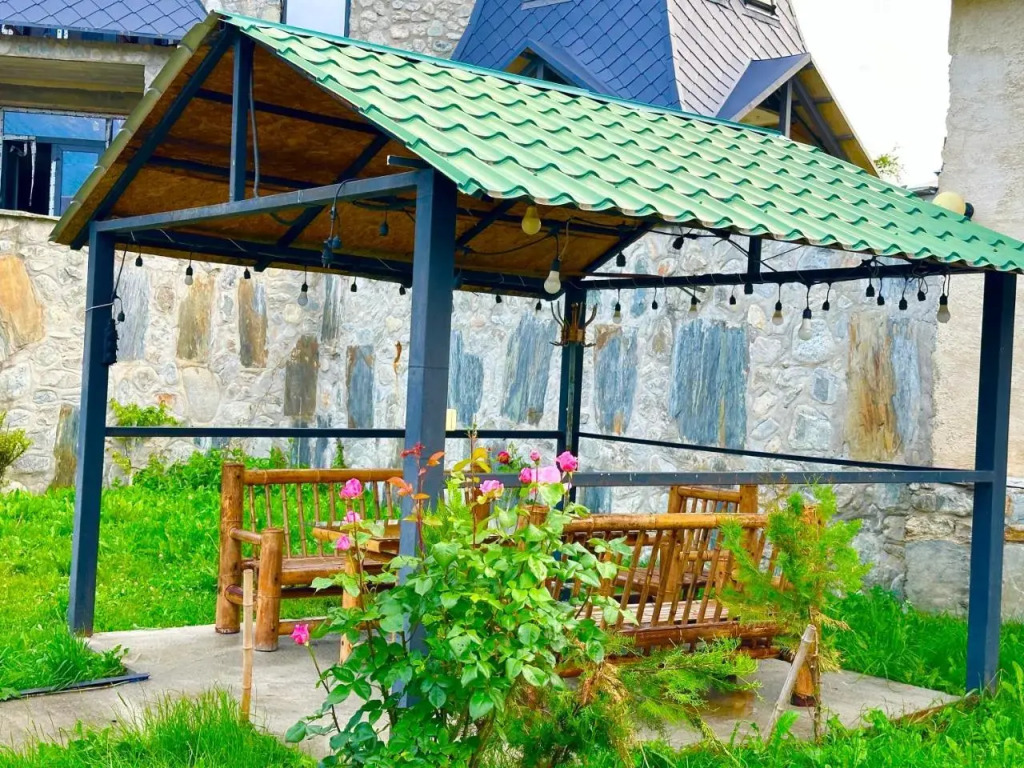 Mziuri Guest House