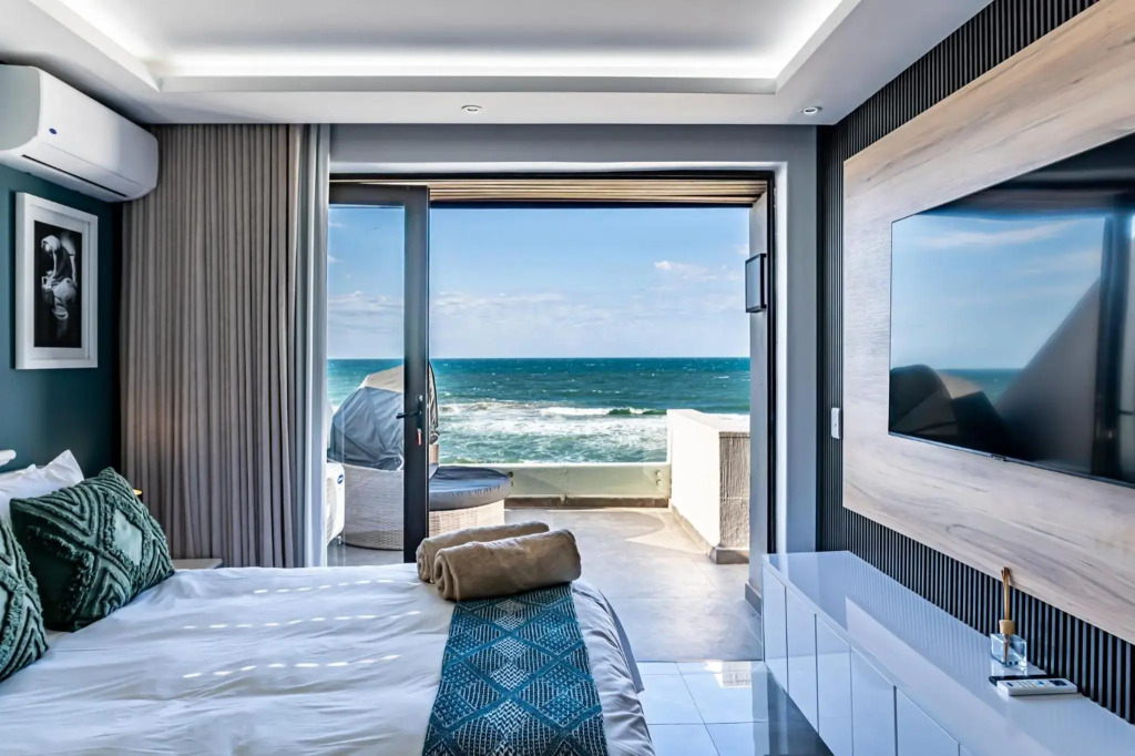 Luxurious 3 bedroom beach front apartment