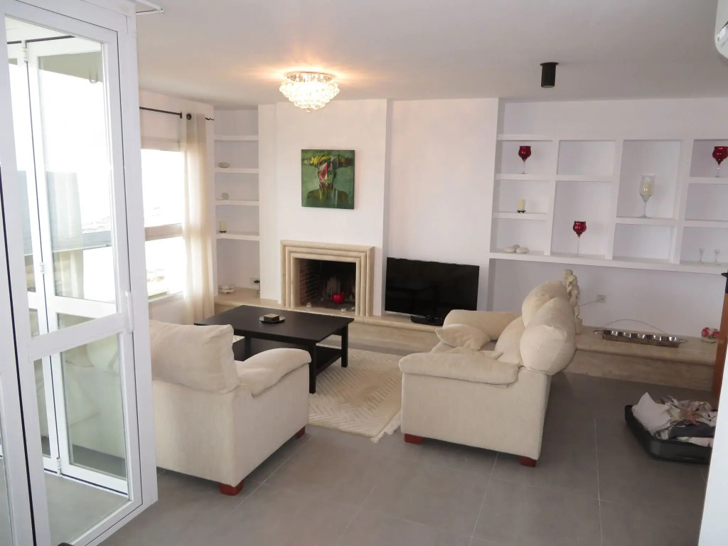 Premium 3 bedroom, 2 bathroom seafront apartment in the heart of Altea town