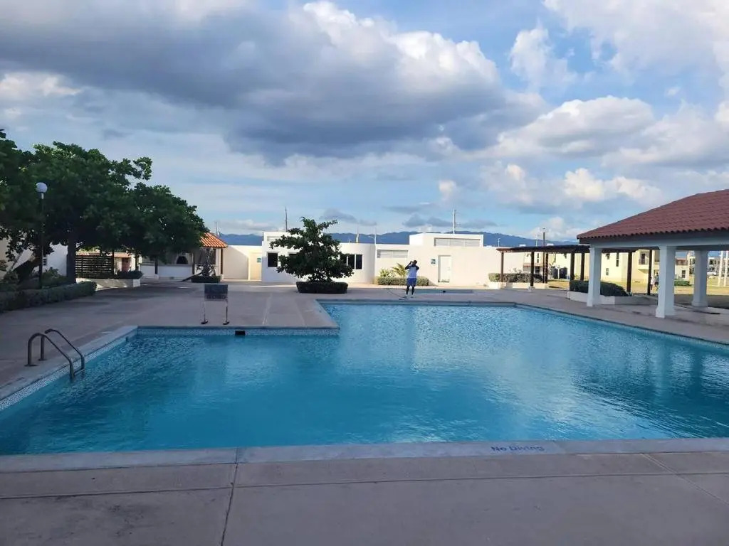 2-Bed Villa Sleeps 4 with Pool & Parking