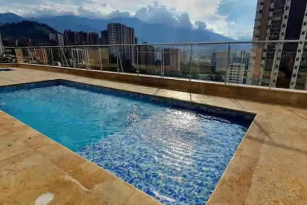 CE26 Beautifull Apartment and Parking