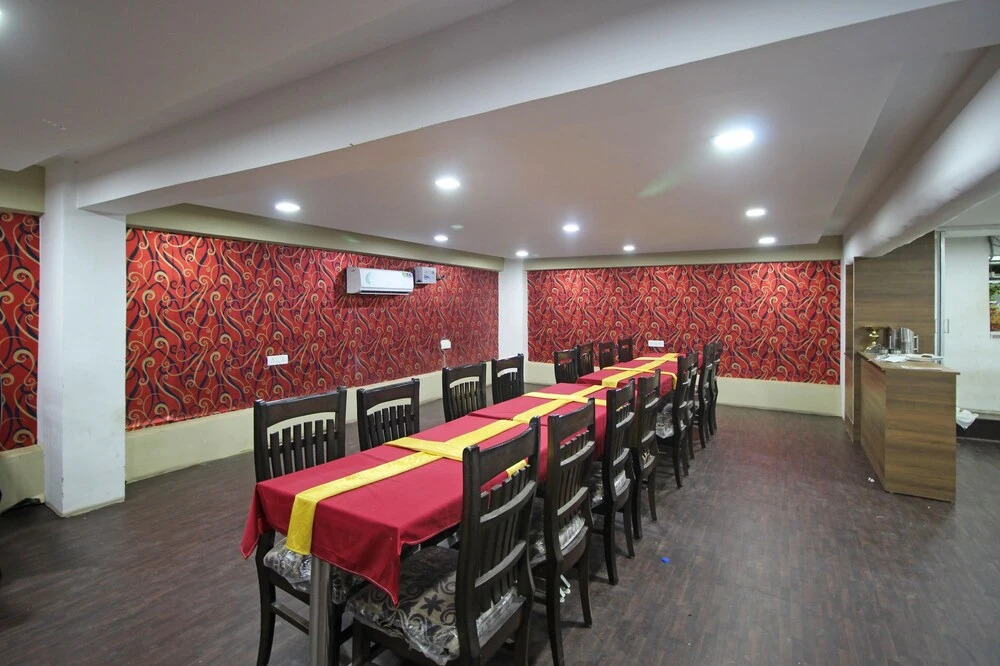 OYO 7524 Hotel Grand Celebration