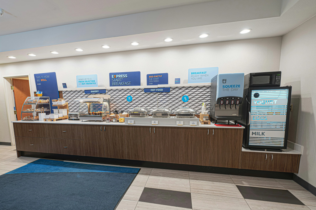 Holiday Inn Express Hotel & Suites East Lansing by IHG