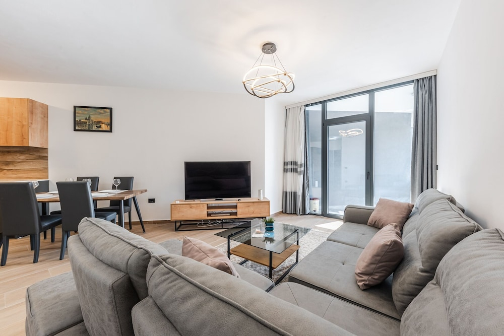 White Hill Suite by PS