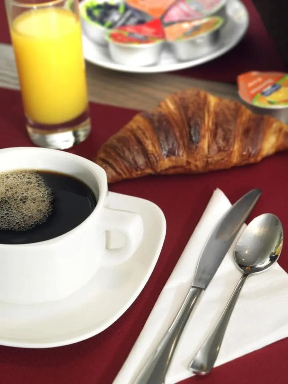 Brit Hotel Confort Le Revest Sainte-Maxime