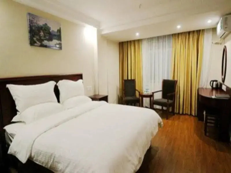 Green Tree Inn Changsha West Bus Station Business Hotel