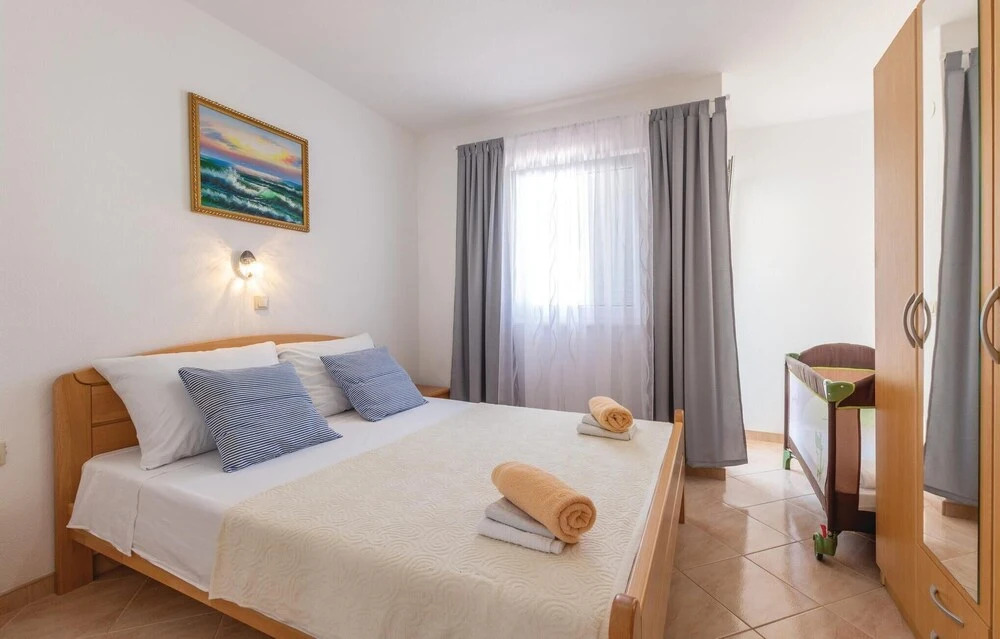 Beautiful Home in Sevid With Wifi and 4 Bedrooms