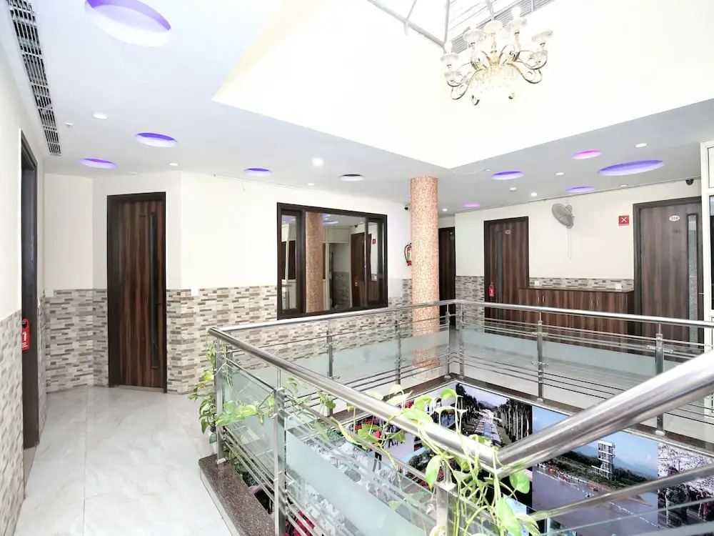 OYO 2107 Hotel Akash Continental