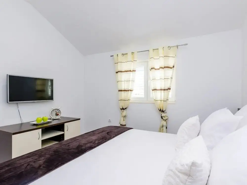 Villa Tranquility Nest Beniva - Three-bedroom Villa With Swimming Pool and Partial Sea View