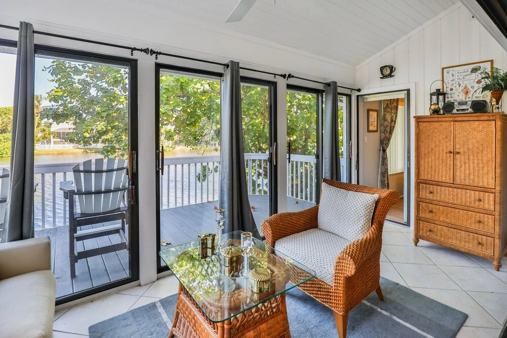 The Lakeside Beach 2 Bedroom Home
