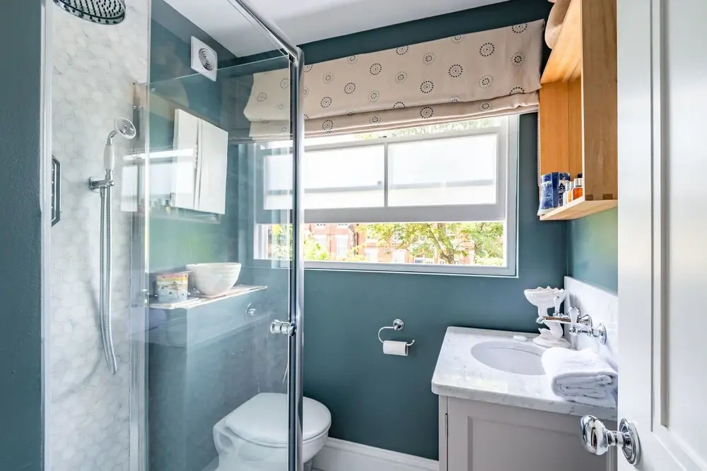 Comforting Clapham Home By The Overground Station